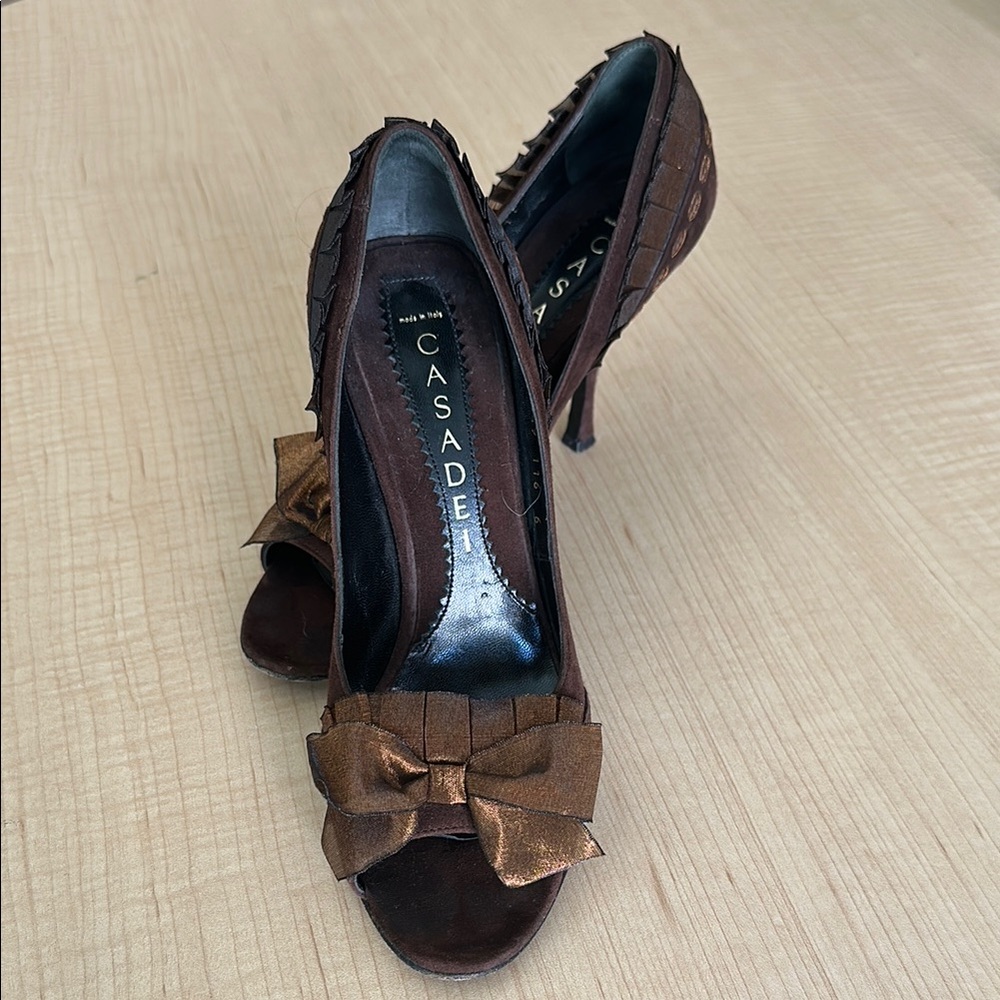 Casadei Brown Elegant Heels with Bow Detail - Picture 2 of 10